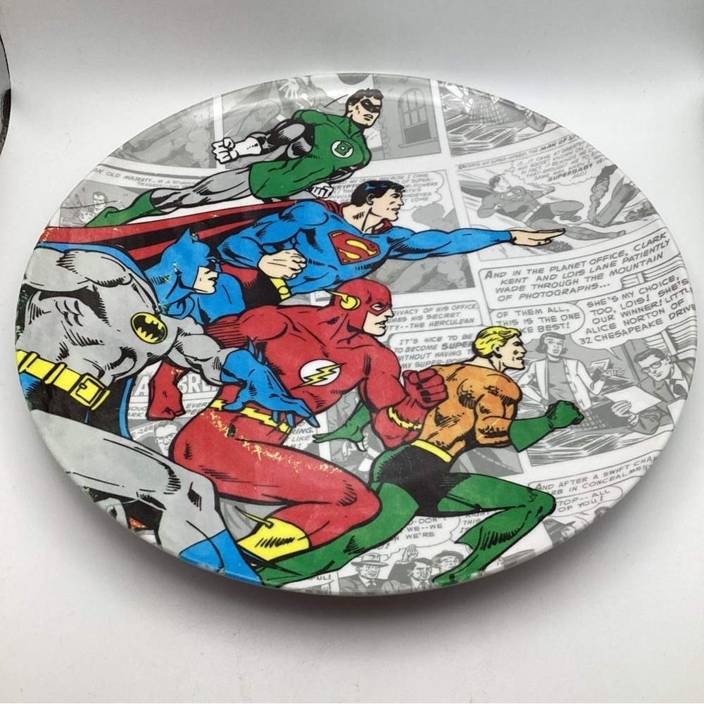 Pottery Barn DC Comics & Marvel Child Plate 8 3/4” *read